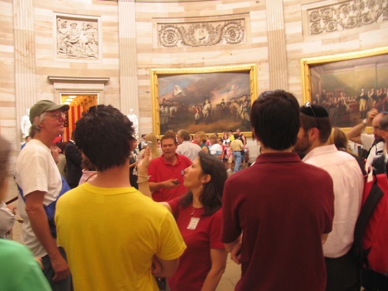 Crowds of tour groups in the rotunda.